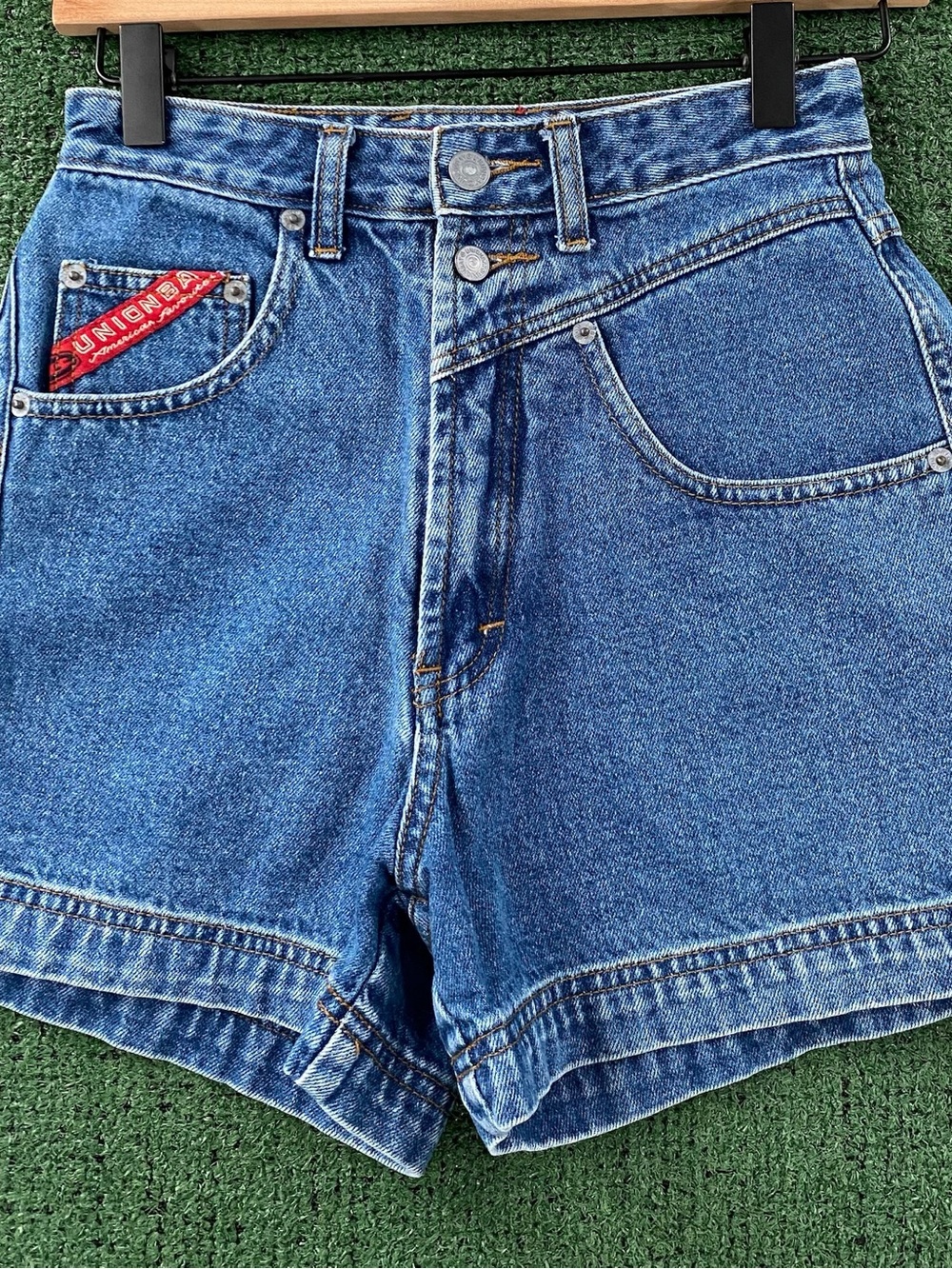 Vintage 90’s Unionbay Button Front Denim Jean Shorts Women’s Size 23” Waist